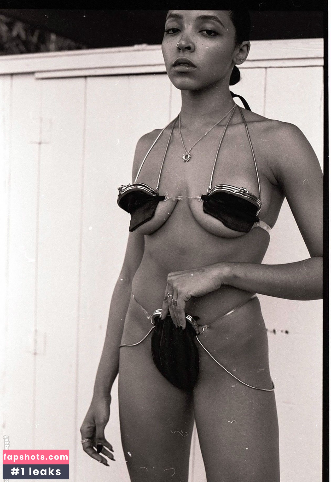 Tinashe gallery photo #342