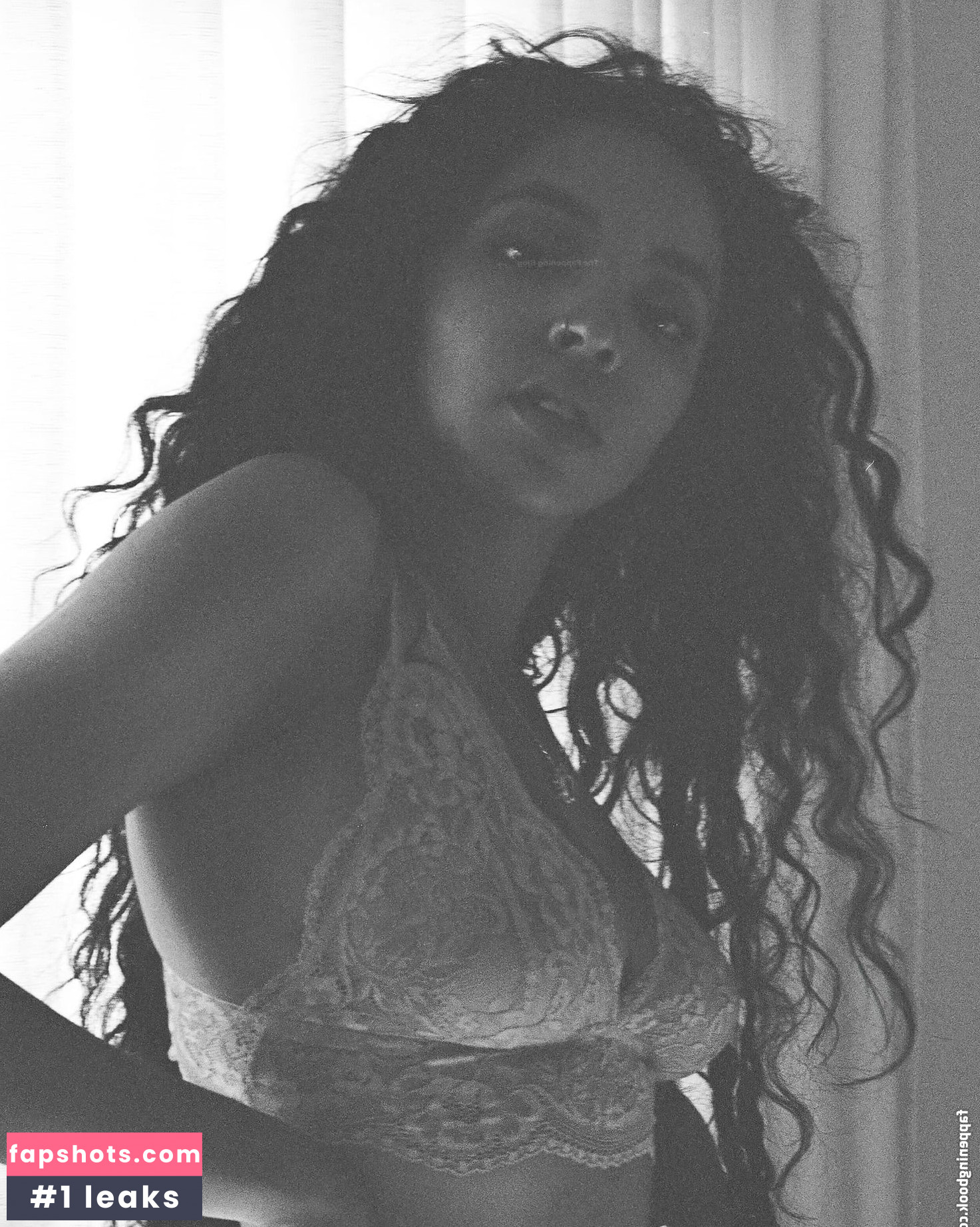 Tinashe gallery photo #373