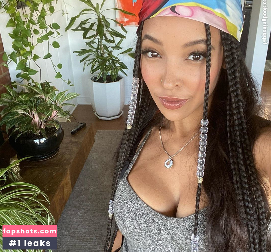 Tinashe gallery photo #378