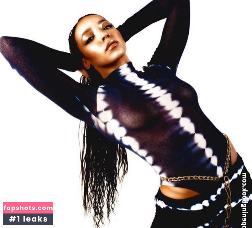 Tinashe gallery photo #383