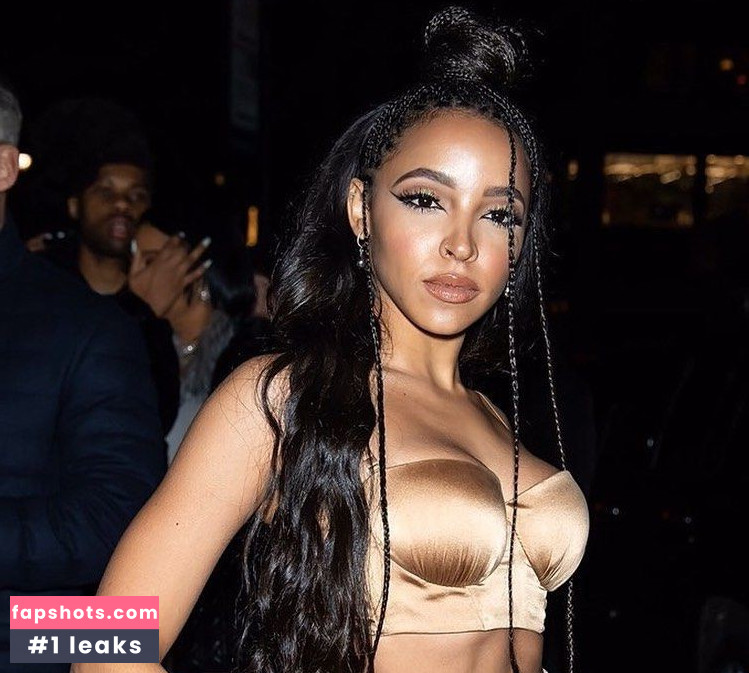 Tinashe gallery photo #385