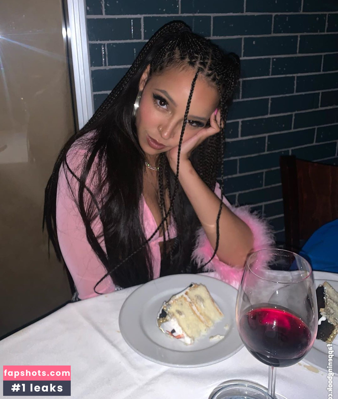 Tinashe gallery photo #399