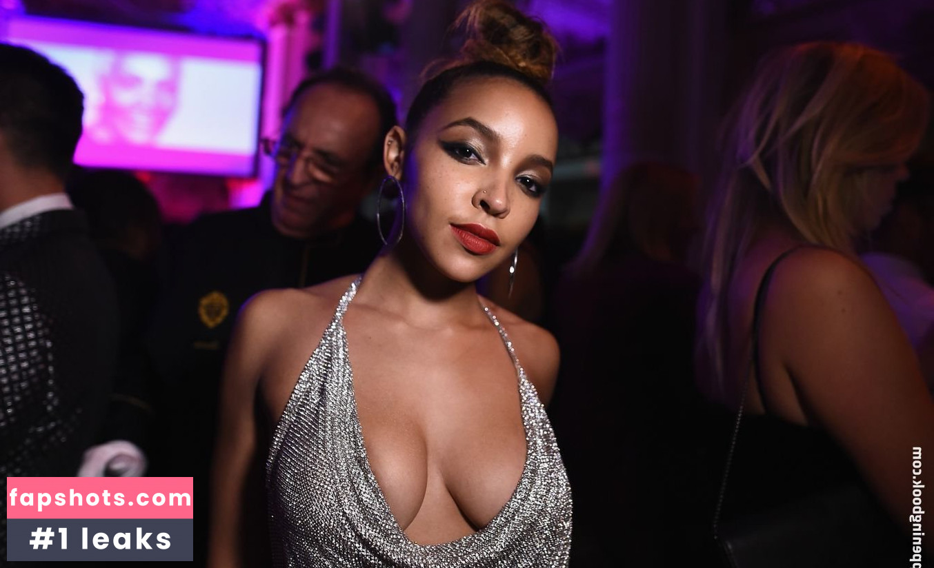 Tinashe gallery photo #472