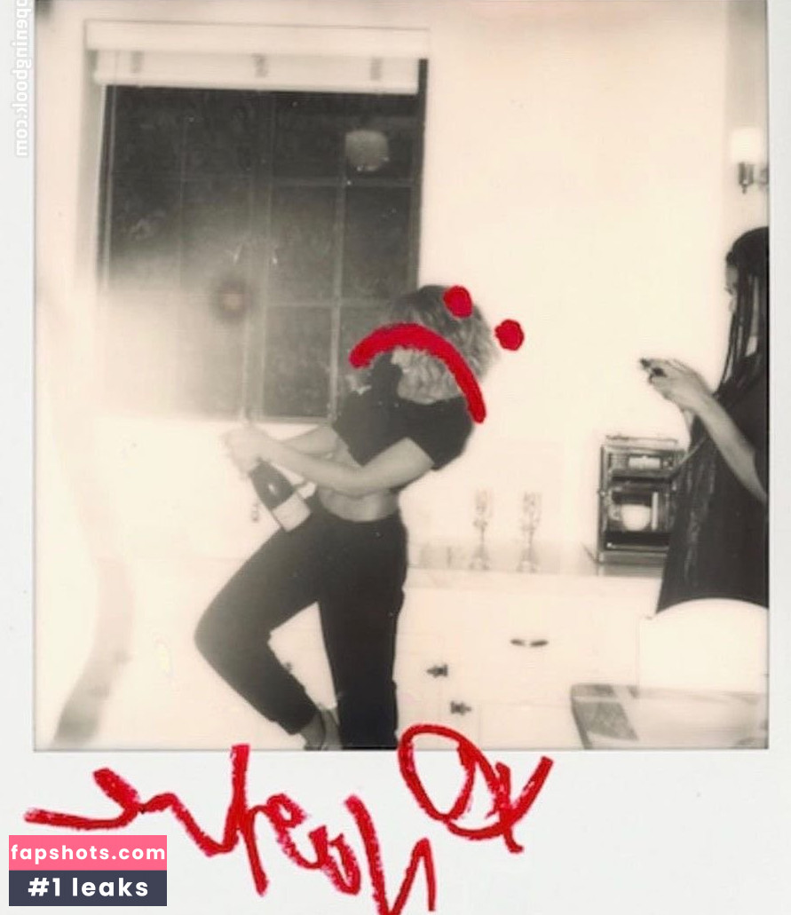 Tinashe gallery photo #486