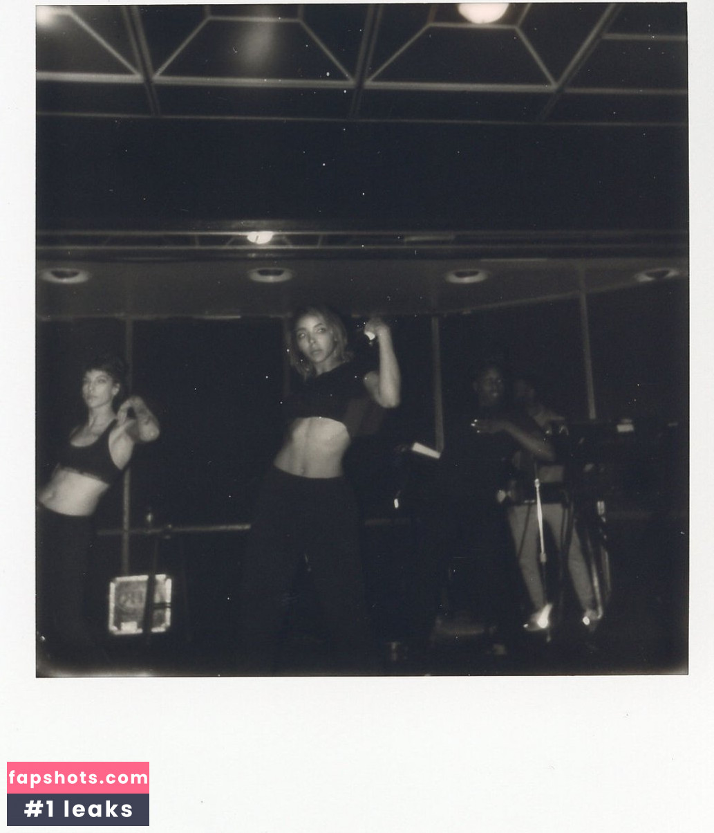 Tinashe gallery photo #499