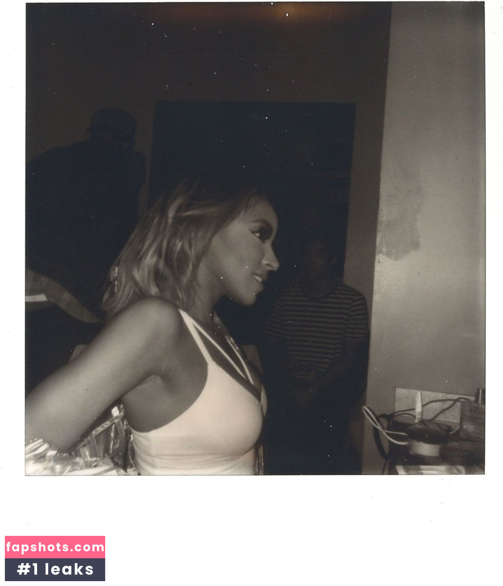 Tinashe gallery photo #500