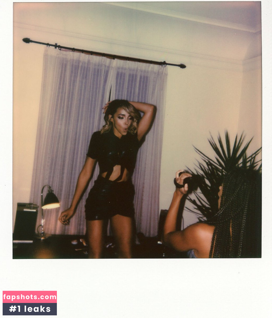 Tinashe gallery photo #507