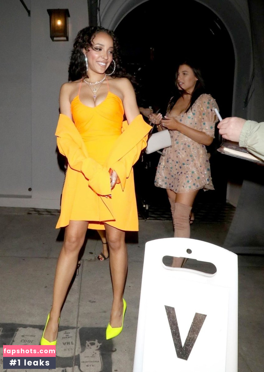 Tinashe gallery photo #625