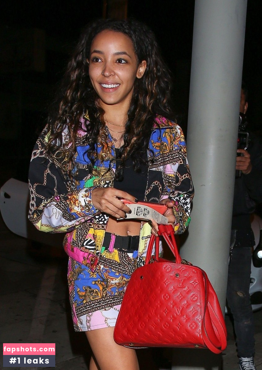 Tinashe gallery photo #643