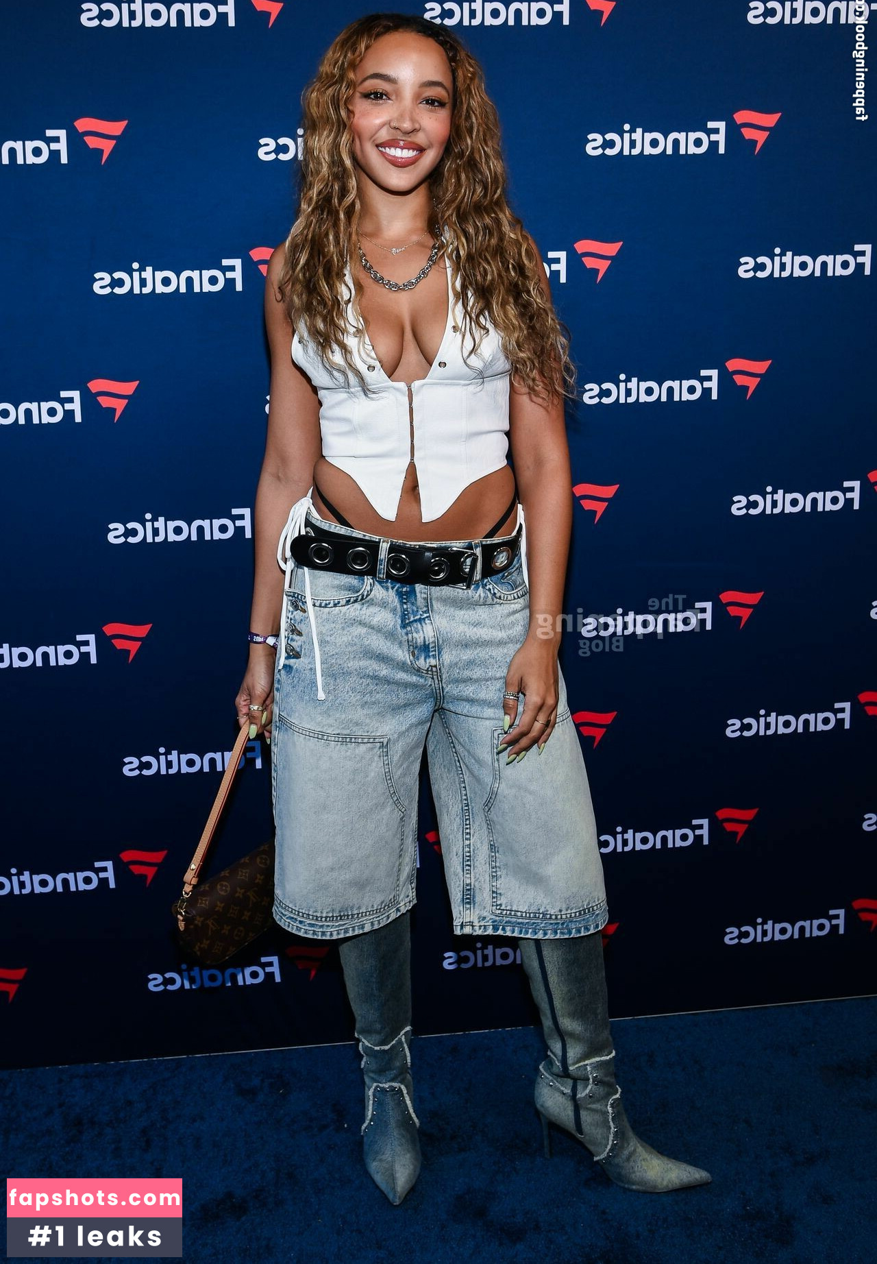 Tinashe gallery photo #8