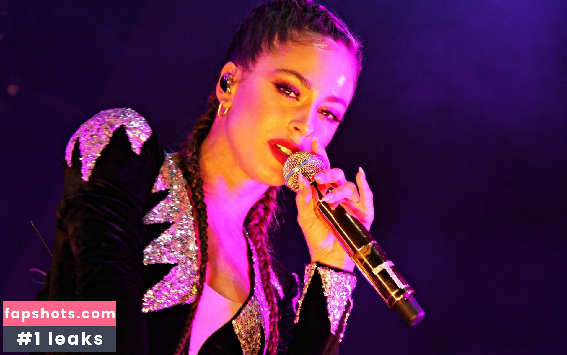 Tini Stoessel gallery photo #23