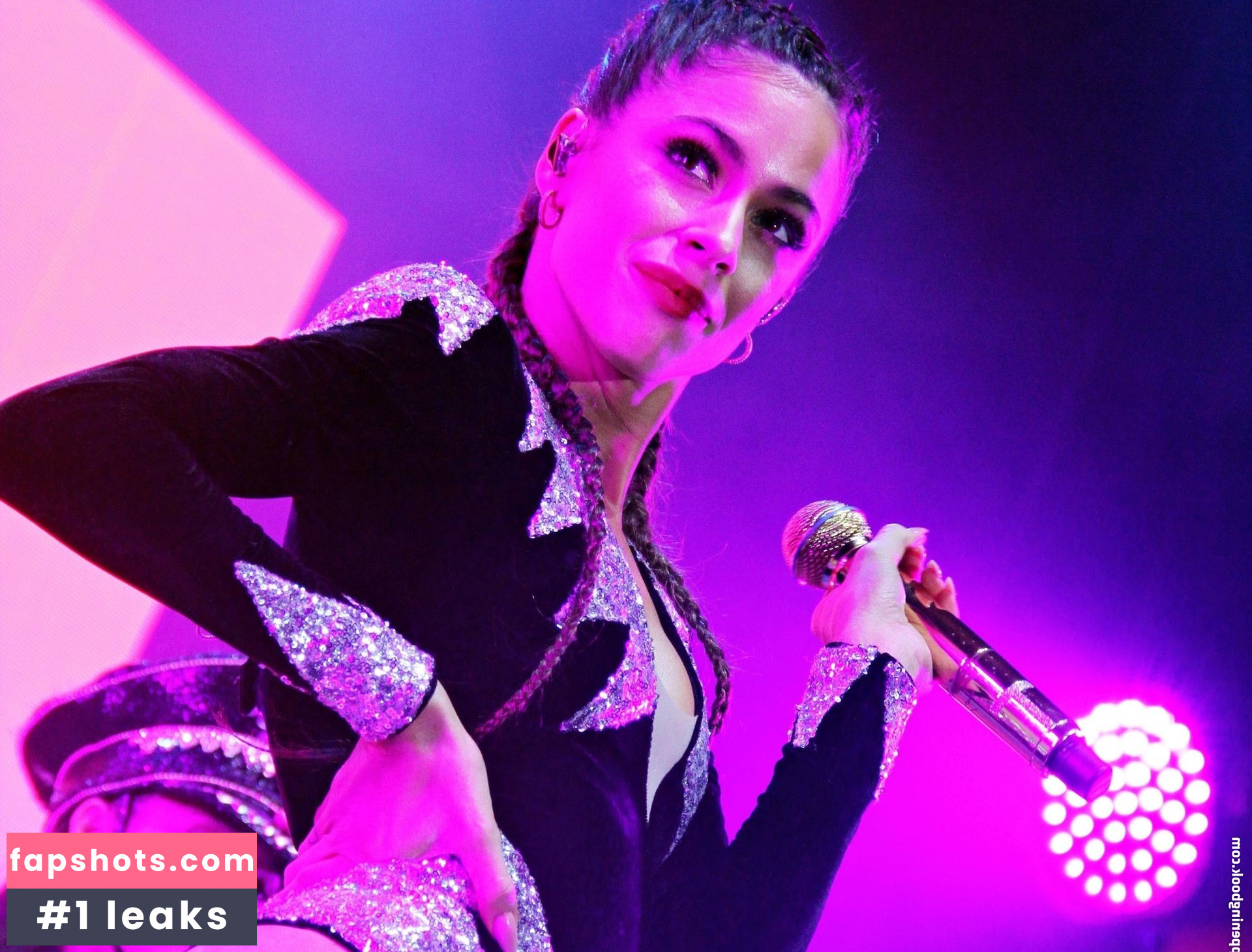 Tini Stoessel gallery photo #26