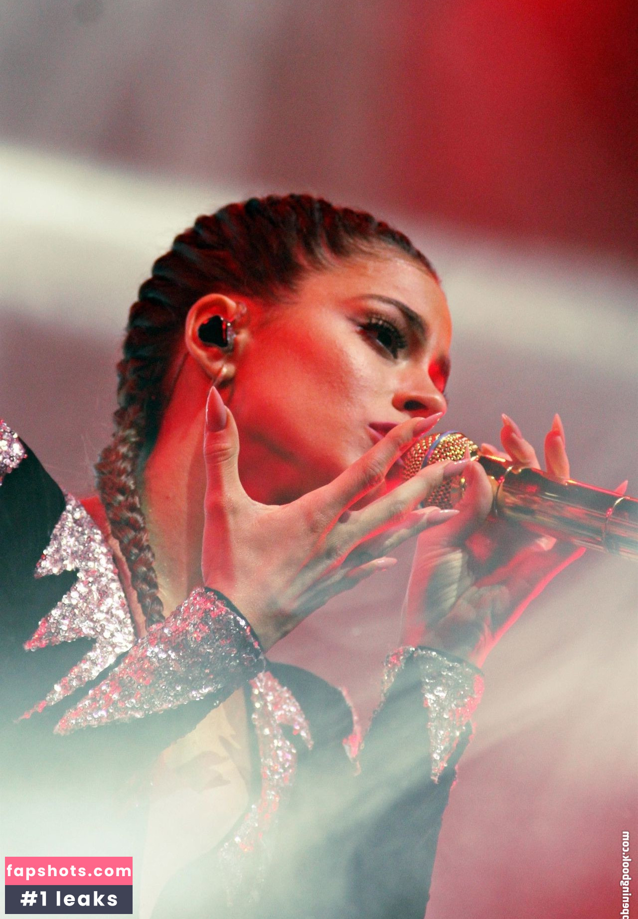 Tini Stoessel gallery photo #33