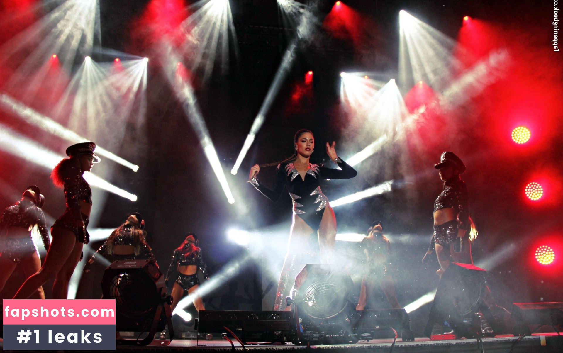 Tini Stoessel gallery photo #42