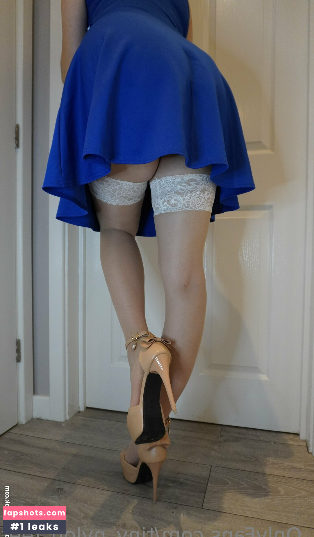 tiny_nylon_feet gallery photo #9