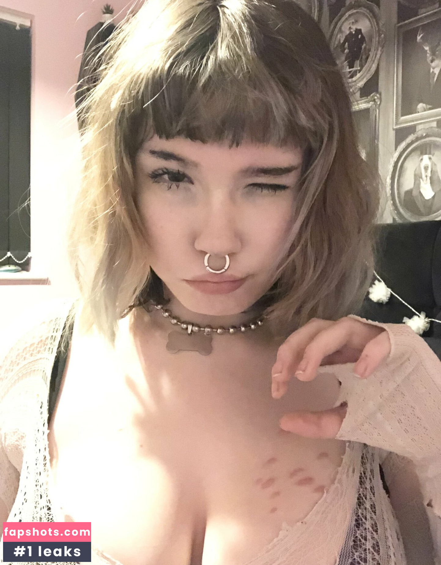 Tinyfawnn gallery photo #22