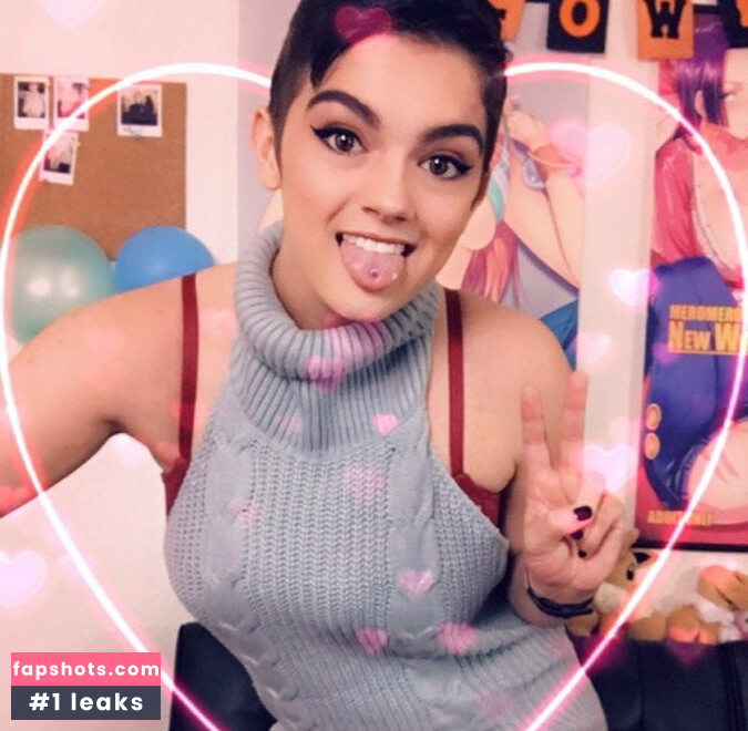 tinylilfae gallery photo #3