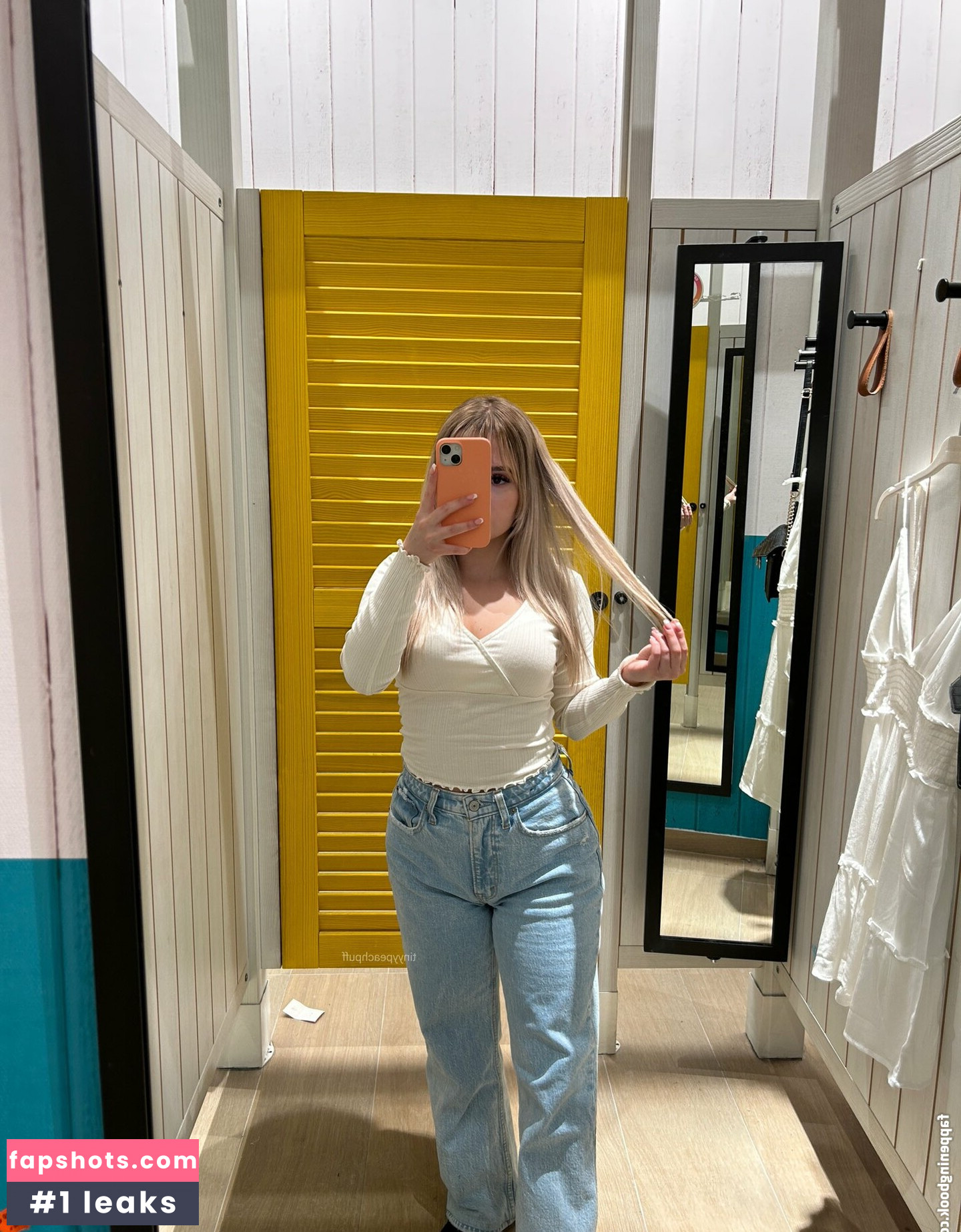 Tinypeachpuff gallery photo #36