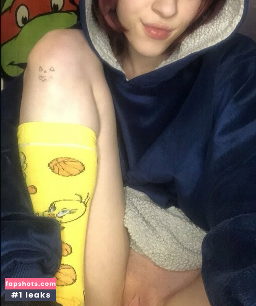 tinyrealhuman nude babe gallery