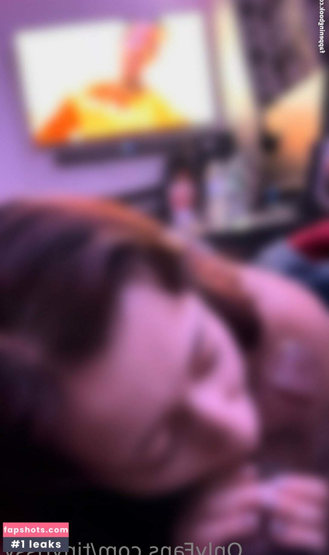 tinyrissy Nude Leaks OnlyFans Photos #4 - LeakJerk