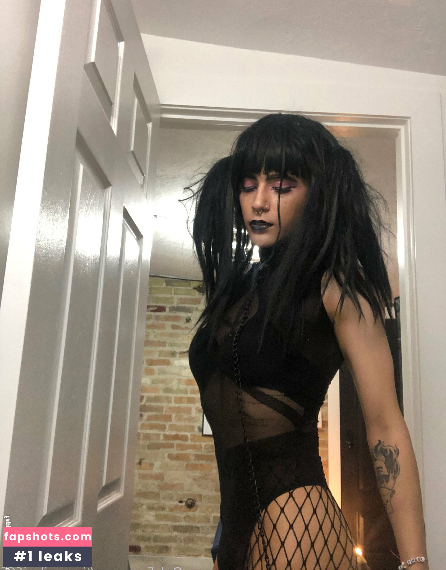 tinysexilexi666 gallery photo #32