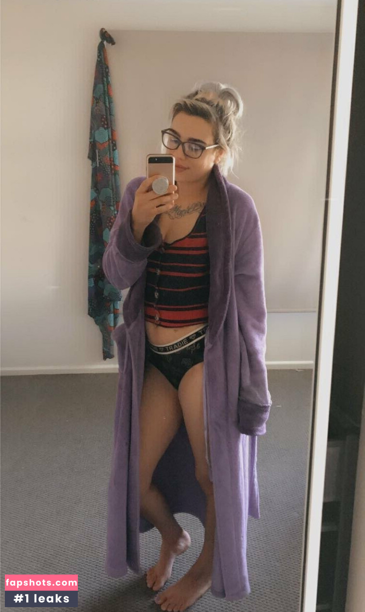 tinytemptress17 gallery photo #24