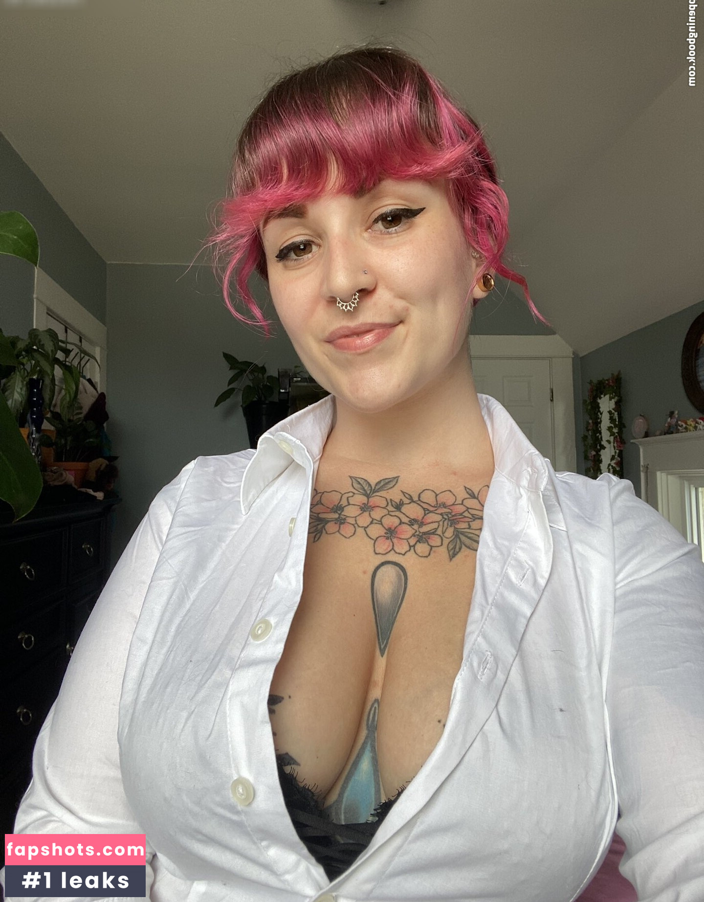 TinyToni gallery photo #36