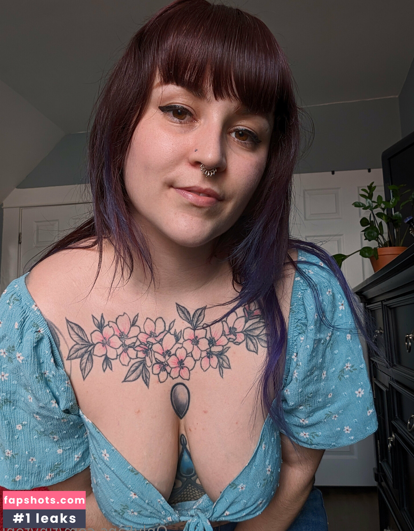 TinyToni gallery photo #44