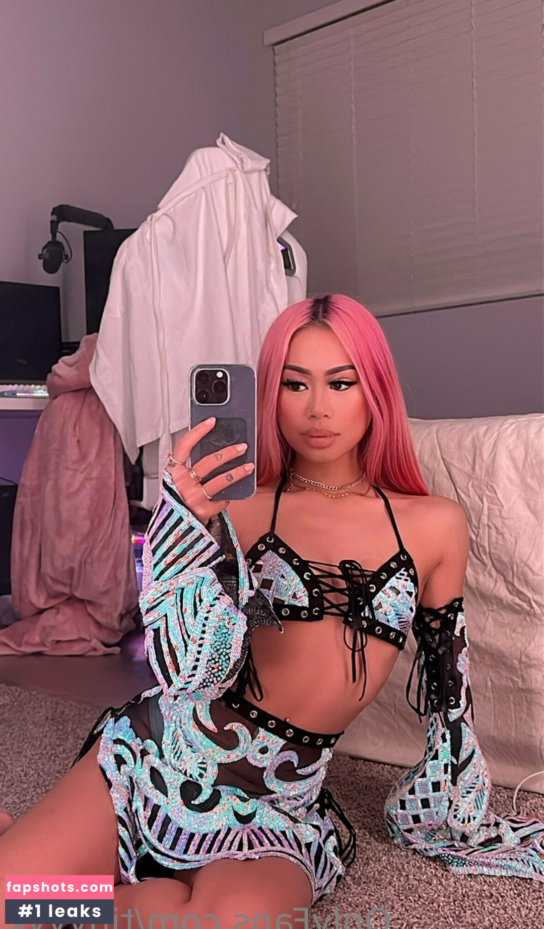 tinyyyk gallery photo #281