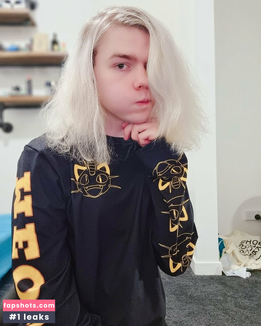 TipsyMinx gallery photo #4