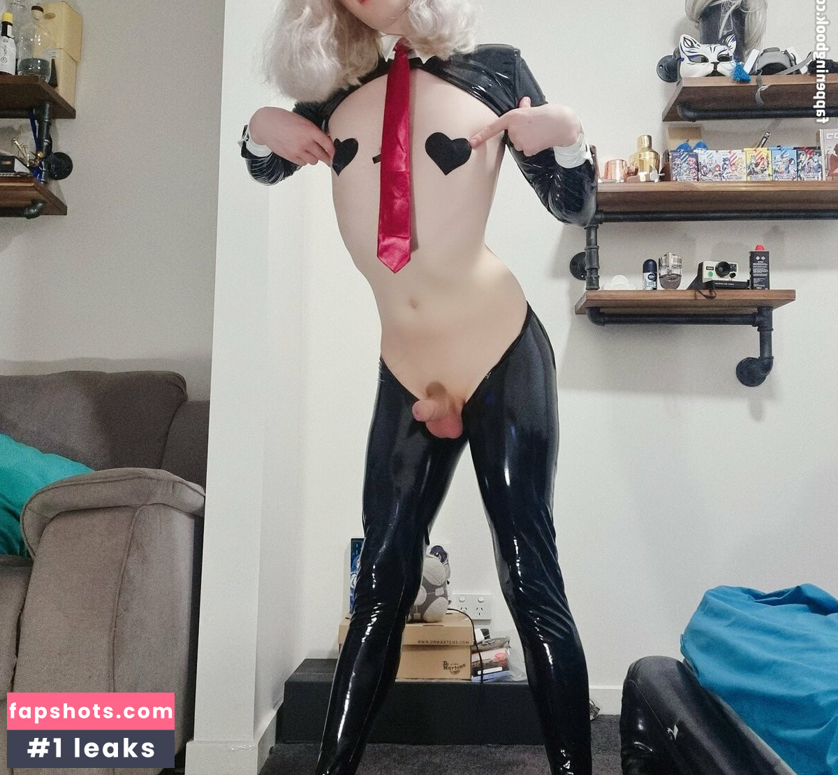 TipsyMinx gallery photo #8