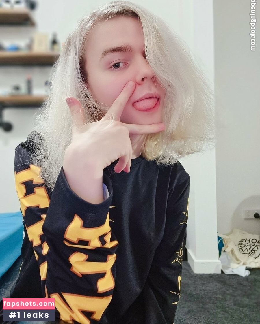 TipsyMinx gallery photo #10