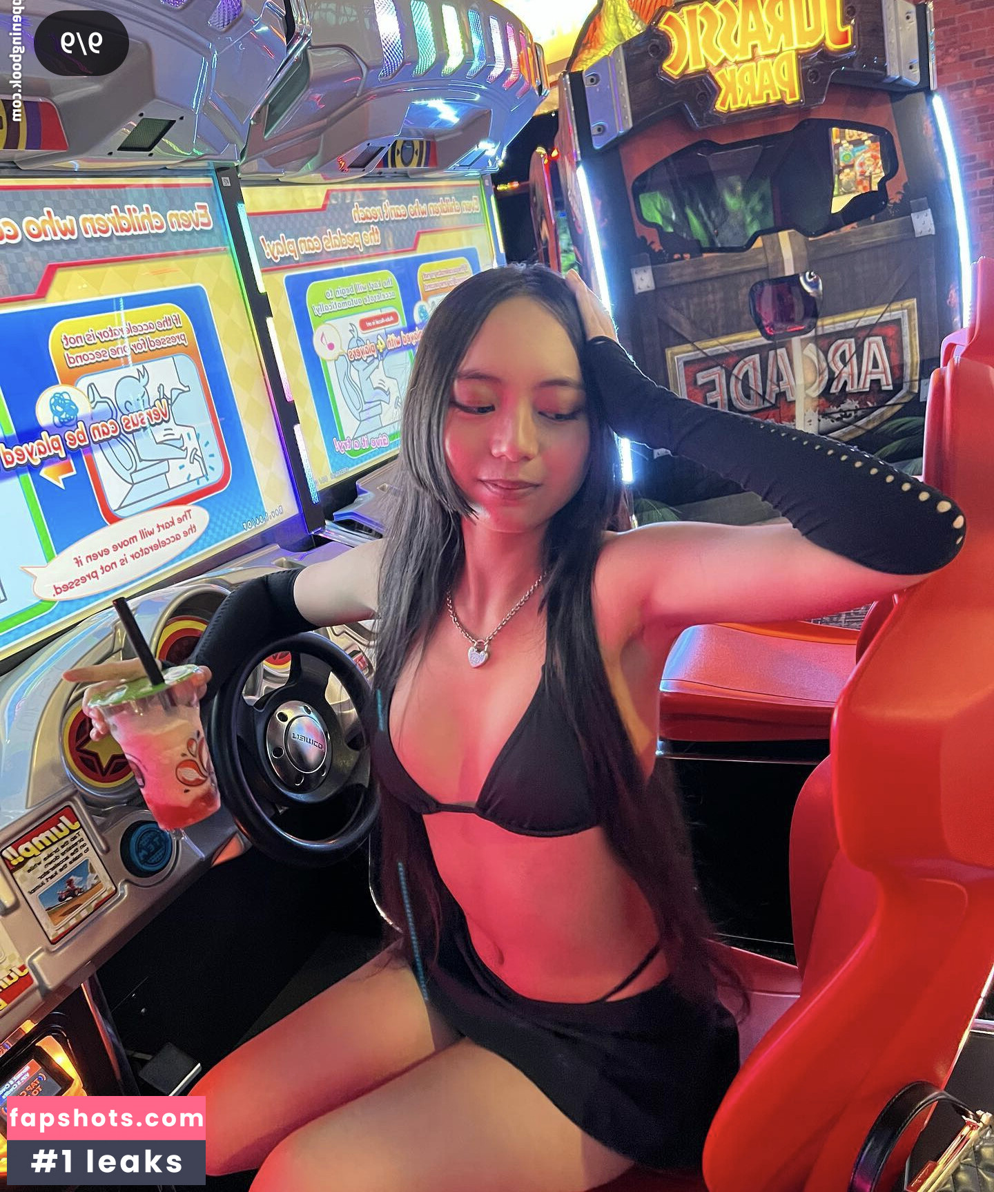 Titknee gallery photo #2