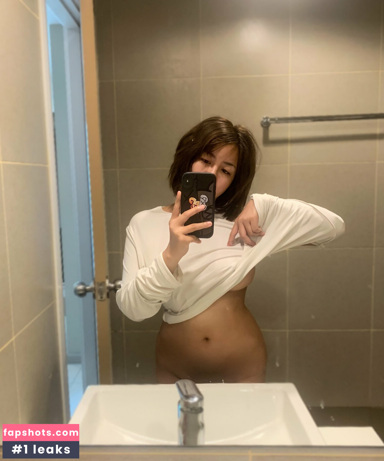 Title Supattha gallery photo #27