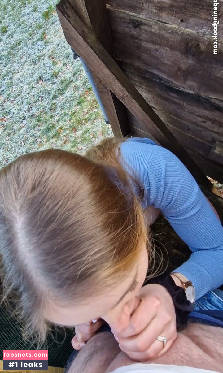 Titty Cat nude babe gallery