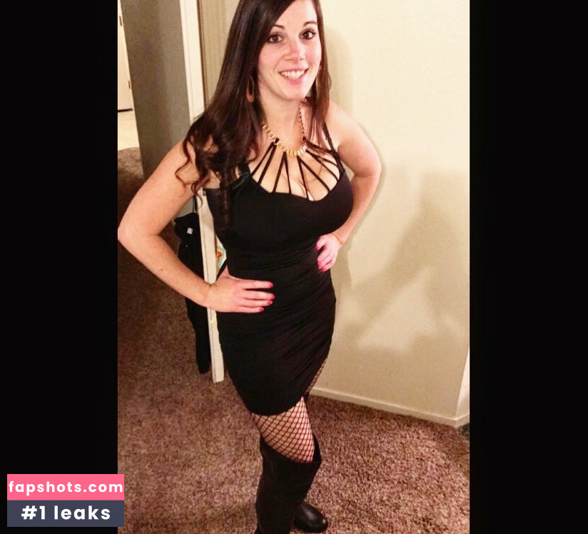 Tittyqueen77 Filtración Desnuda OnlyFans Foto #30 - Fapshots