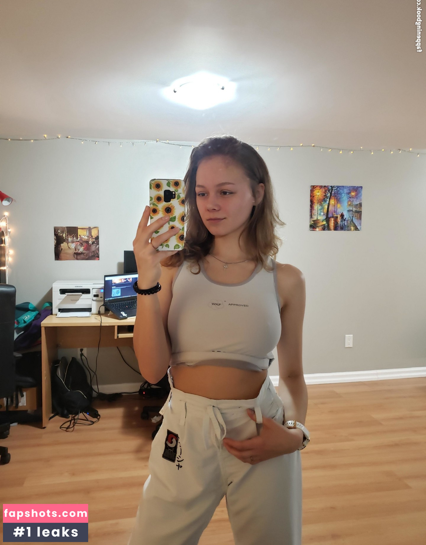 Tittyteaze gallery photo #14