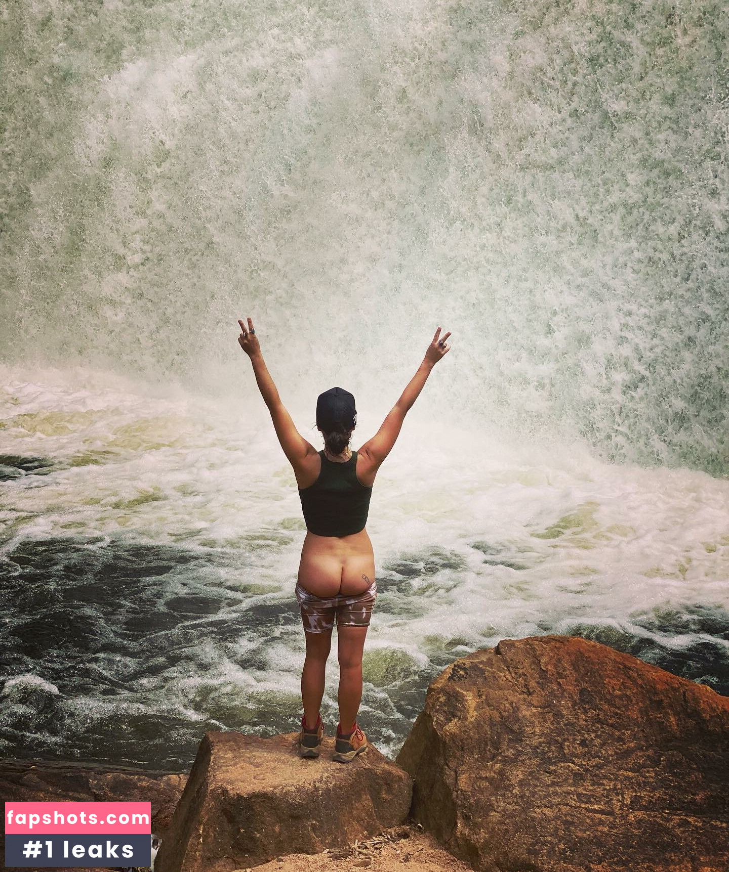 Tittywitch70 gallery photo #3