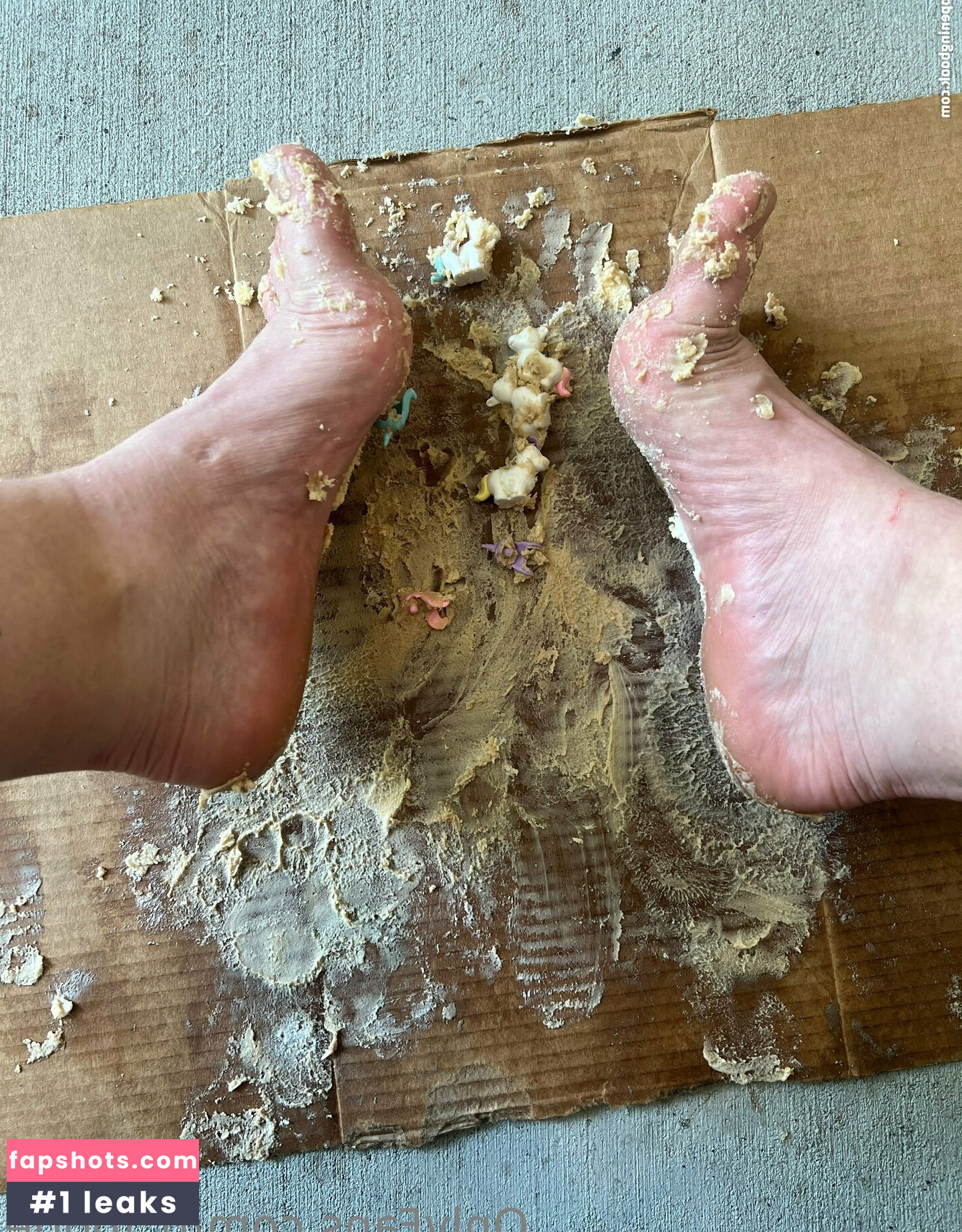 tj_footie gallery photo #26