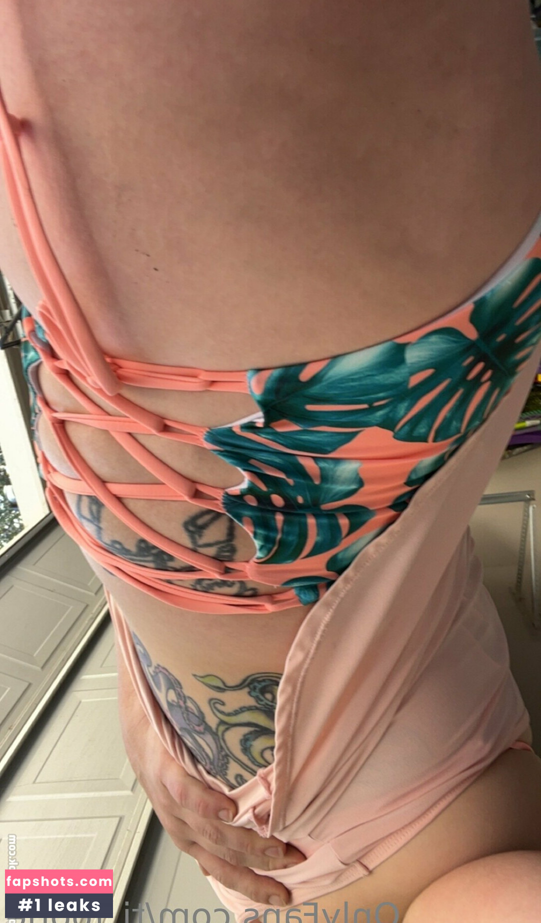 tj_footie gallery photo #30