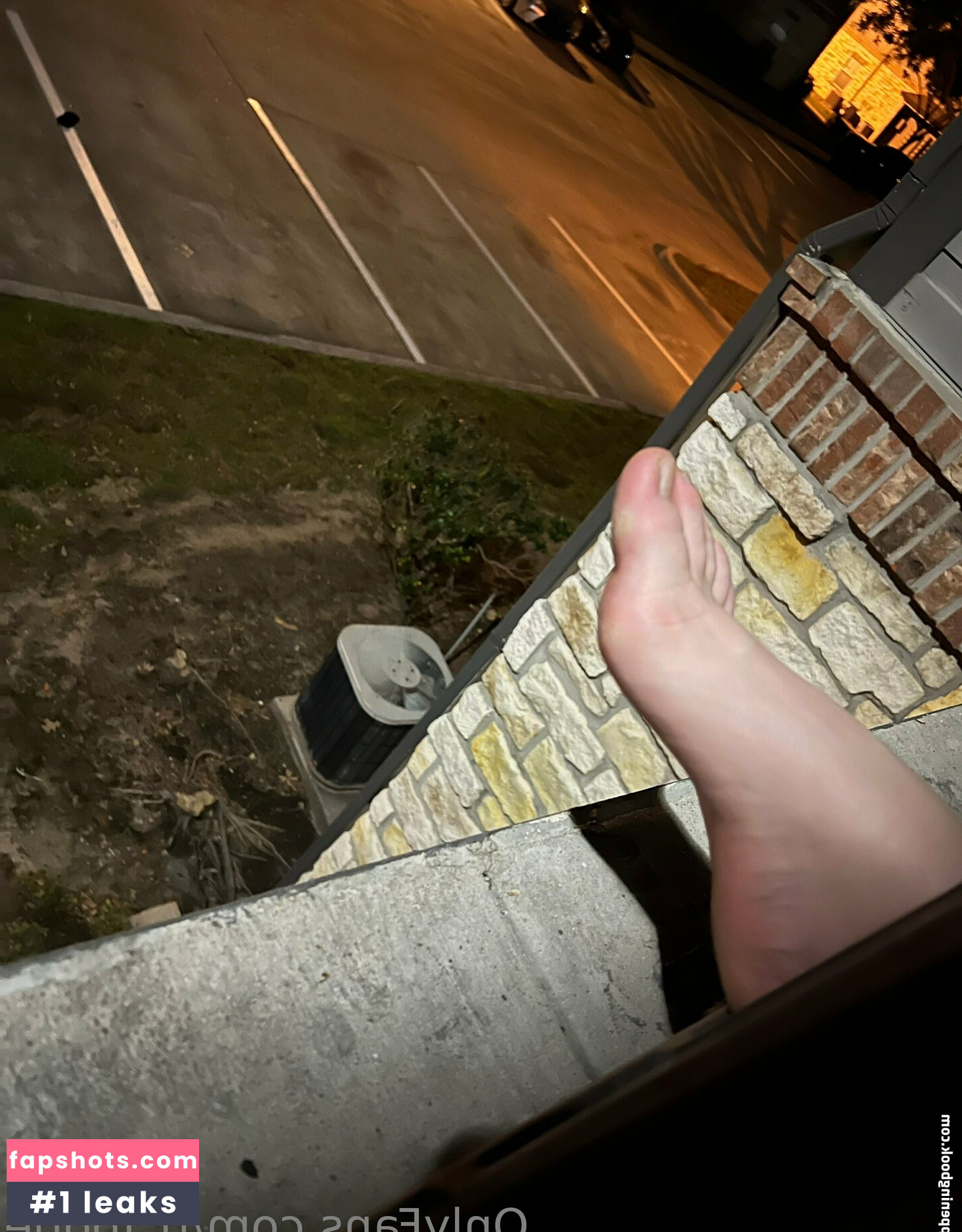 tj_footie gallery photo #31