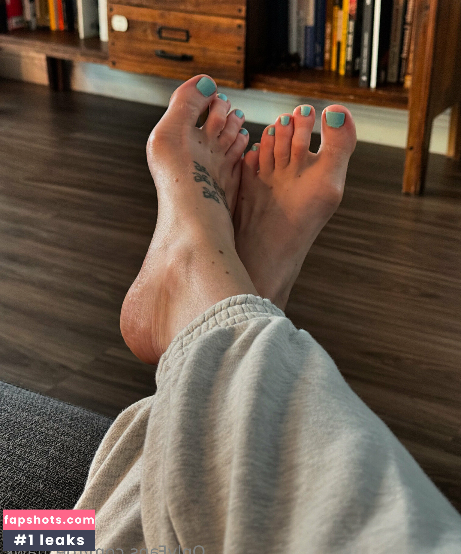 toe_hawk gallery photo #2