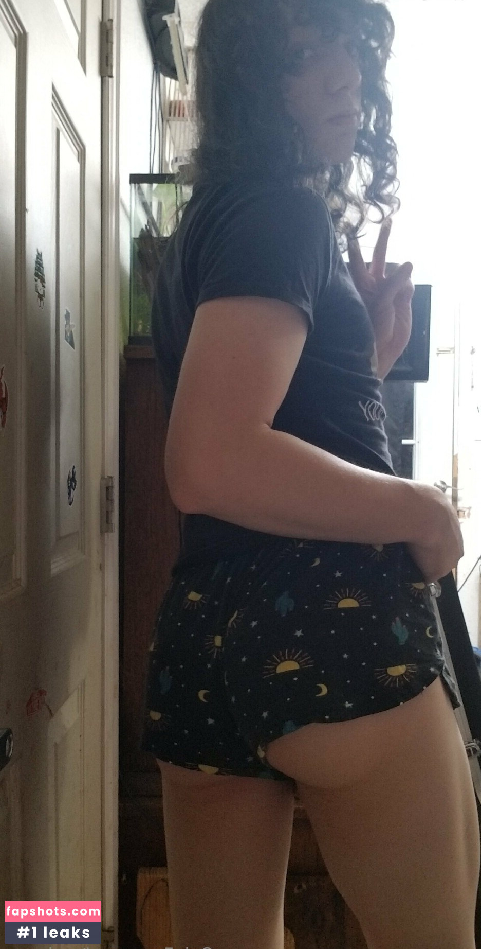 tomi_owo gallery photo #4