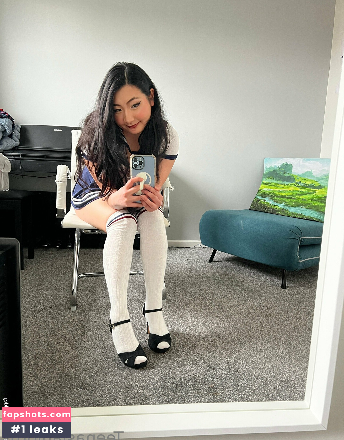 tomokorenfree nude babe gallery