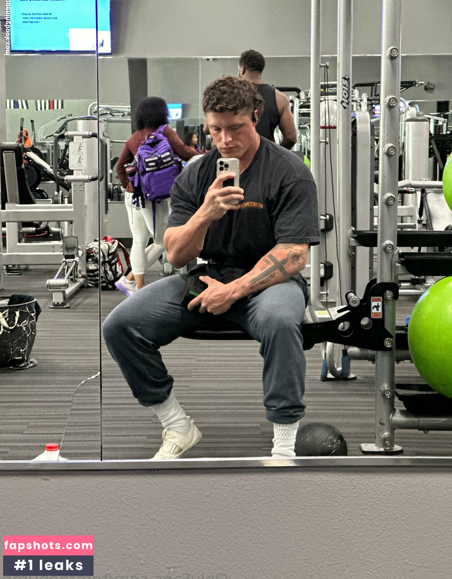 tomtheb0mb Nahé úniky fotek pouze od fanoušků #2 - Fapshots