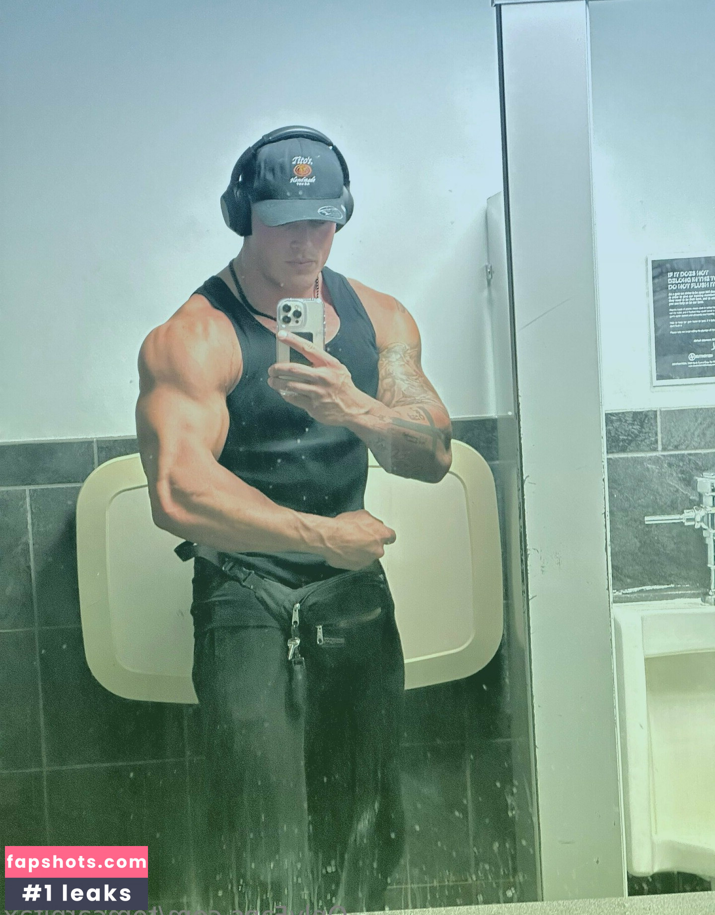 tomtheb0mb Nahé úniky fotek pouze od fanoušků #12 - Fapshots