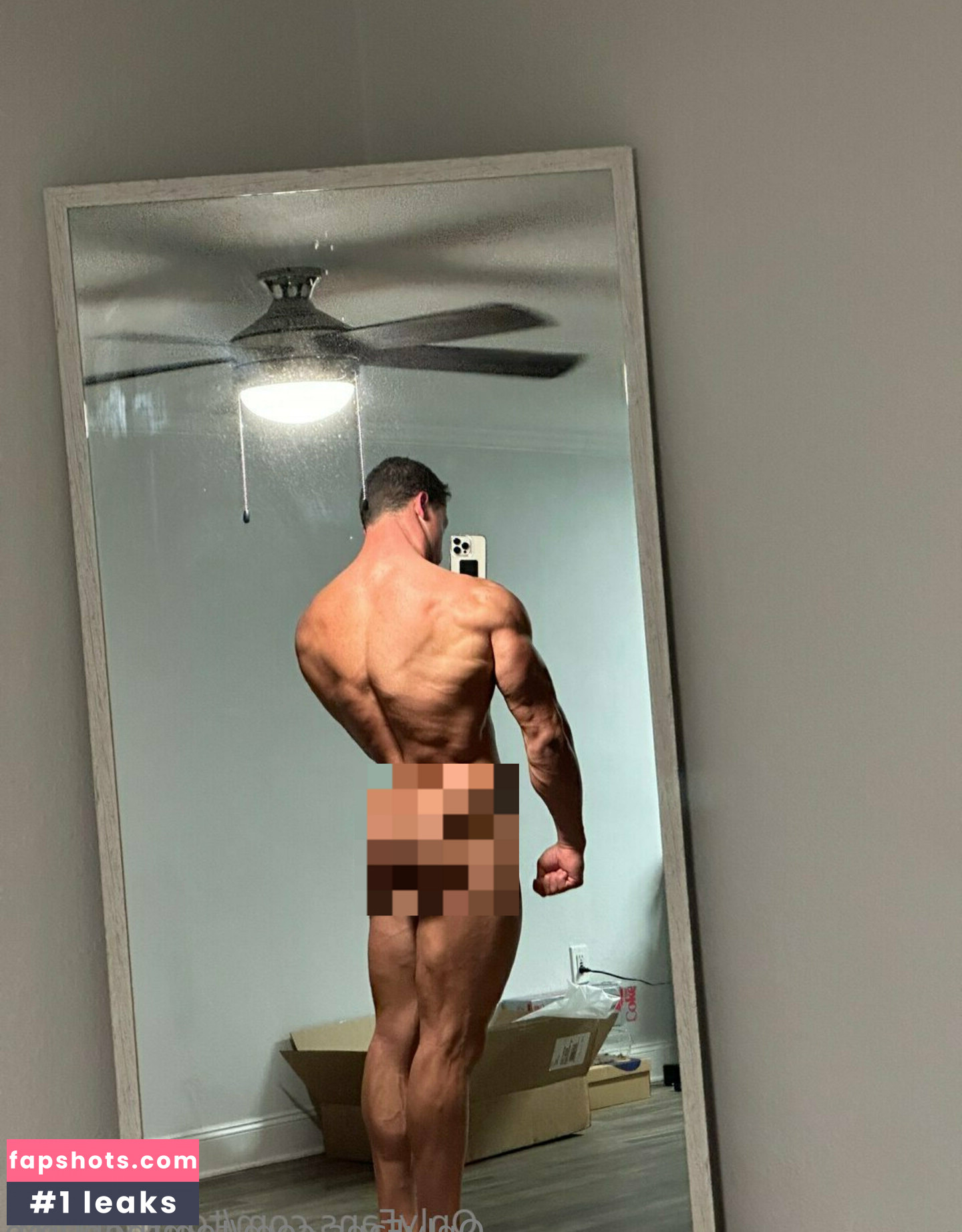 tomtheb0mb Nahé úniky fotek pouze od fanoušků #10 - Fapshots