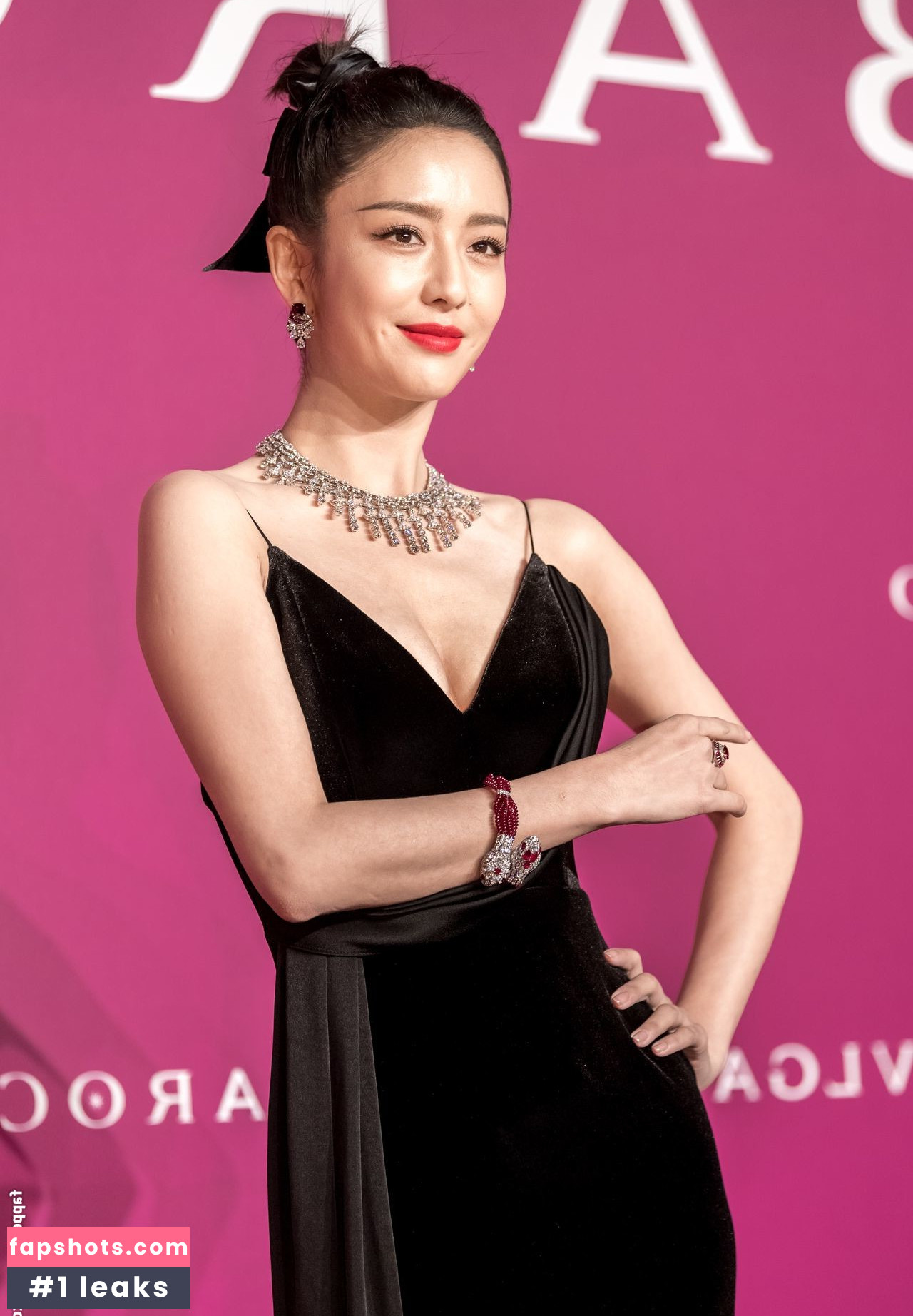 Tong Liya gallery photo #18