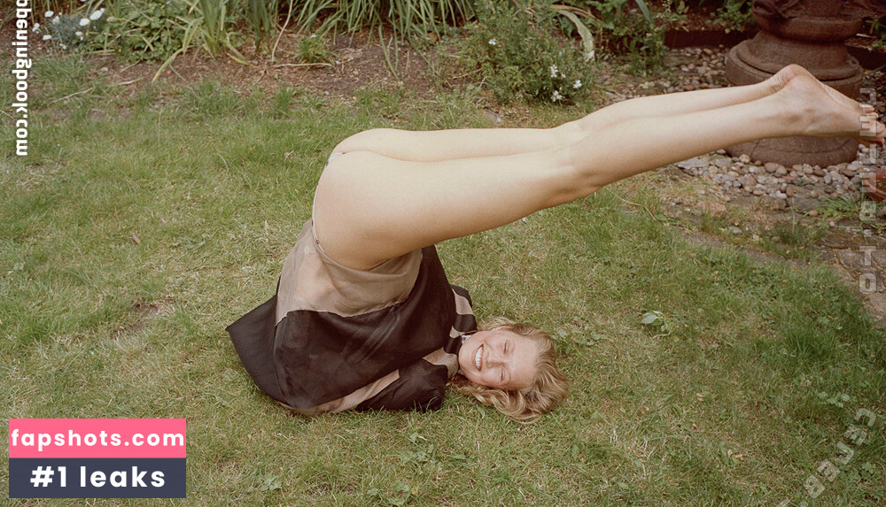 Toni Garrn Nude Leaks OnlyFans Photos #3 - LeakJerk