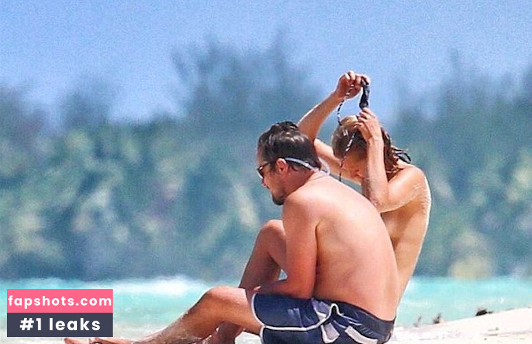 Toni Garrn gallery photo #51